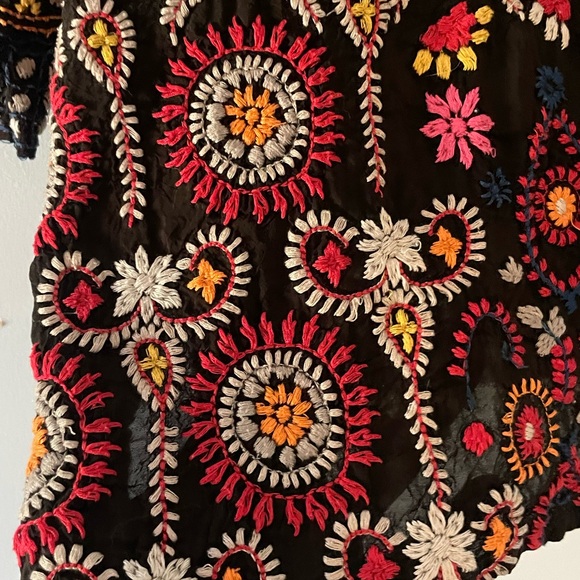 Johnny Was Zora Oversized Embroidered Blouse Black - Picture 6 of 15